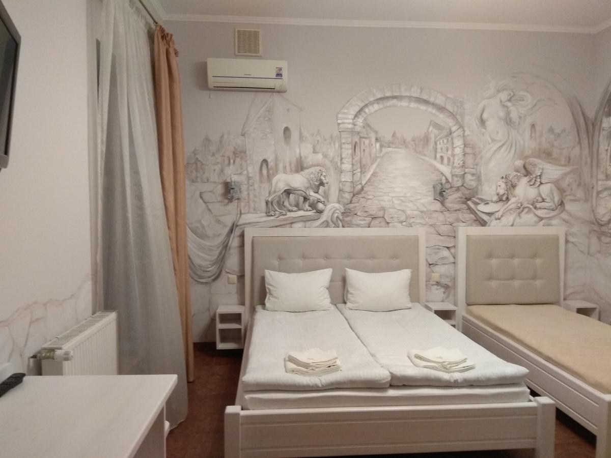 Aparthotel Na Dobu Lviv Buitenkant foto
