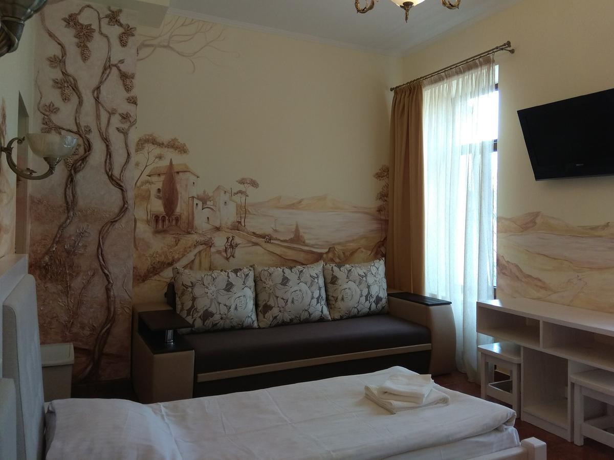 Aparthotel Na Dobu Lviv Buitenkant foto