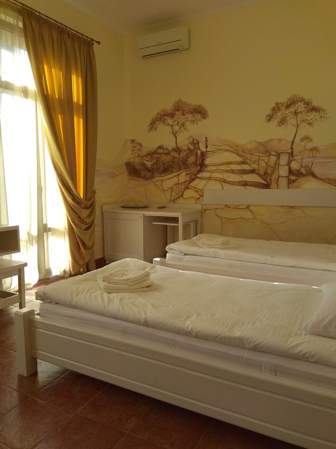 Aparthotel Na Dobu Lviv Buitenkant foto