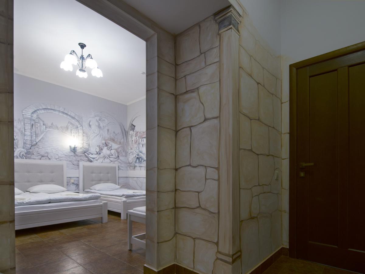 Aparthotel Na Dobu Lviv Buitenkant foto